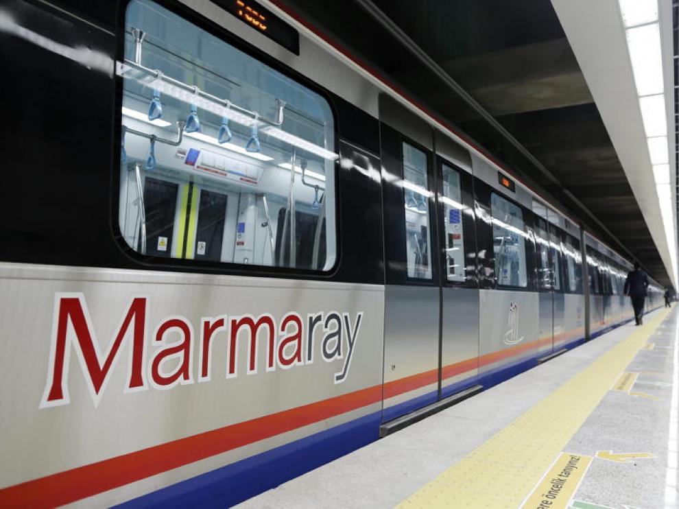Inauguración del túnel ferroviario bajo el estrecho del Bósforo en Estambul