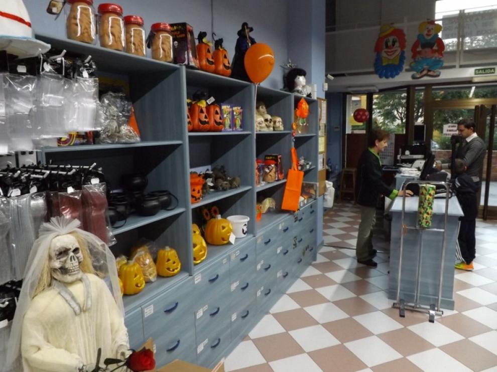 Comprando disfraces en Pyrocarnaval