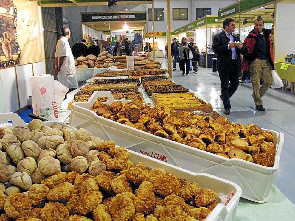 Expositores en la feria industrial, agrícola y comercial Expocalamocha