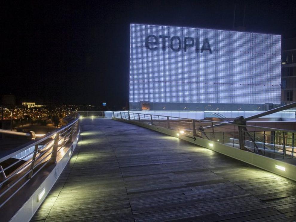 Los 16.884 leds de las fachadas-media permitirán mostrar obras de arte.