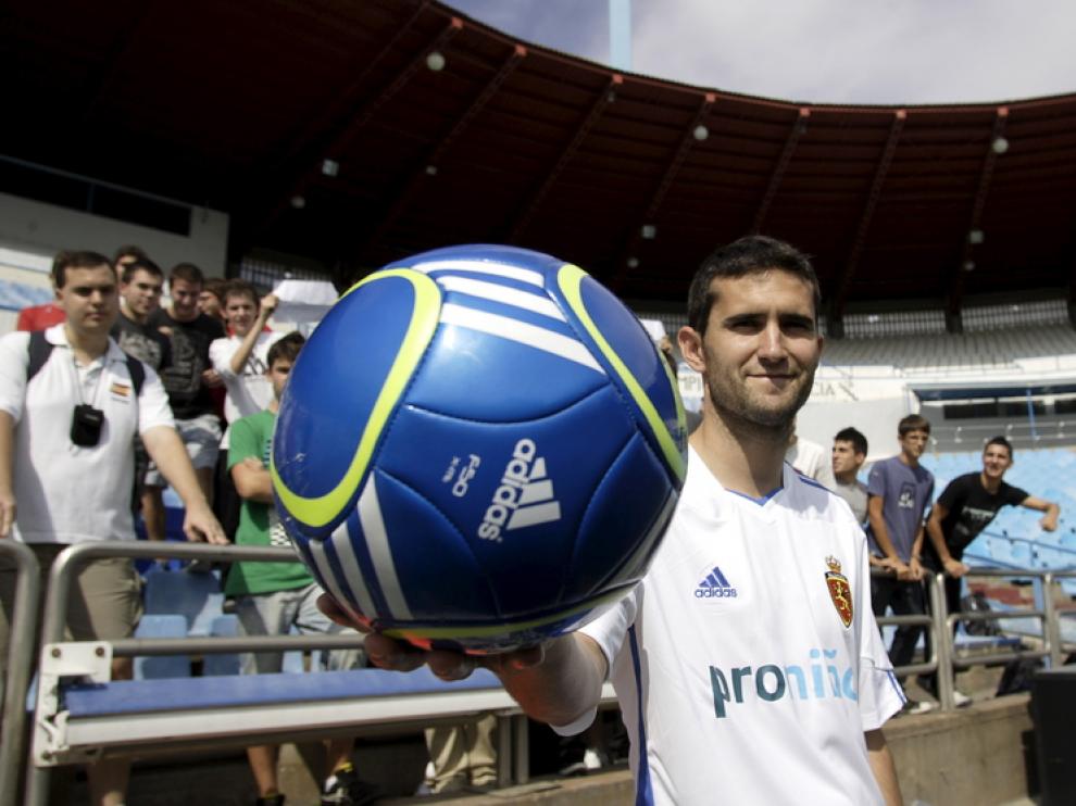 Antonio Tomás, en su presentación como jugador del Real Zaragoza
