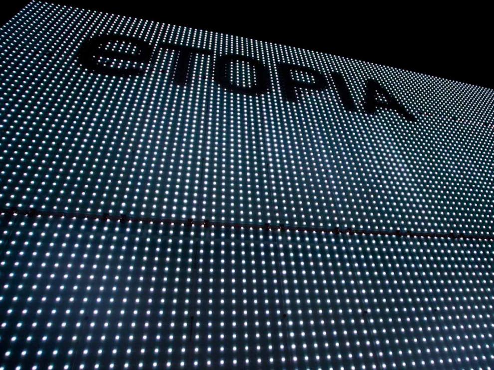 Fachada del centro Etopia en Zaragoza