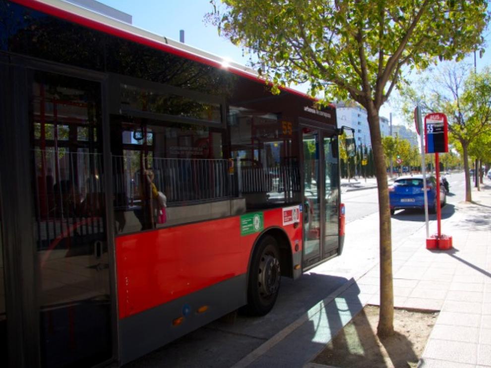 Autobús en la calle Sombrero de Copa