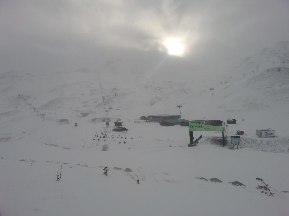 Formigal está casi lista para acoger a los esquiadores.