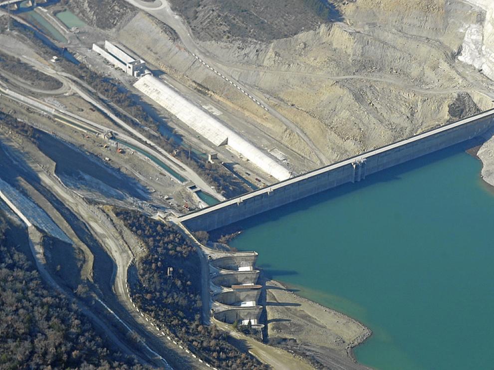 Imagen del embalse de Yesa