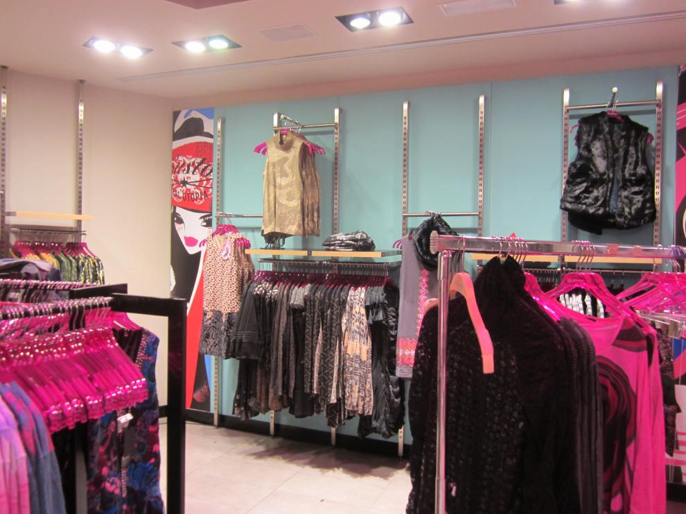 Este miércoles se daban los últimos toques a la tienda.