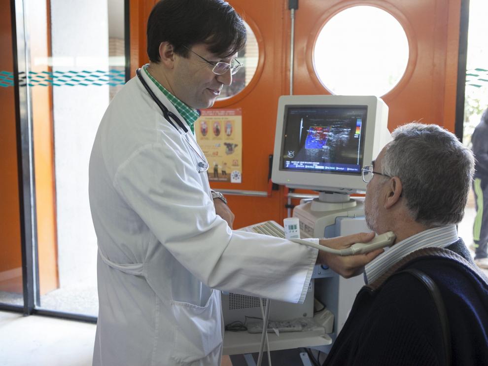 Pruebas realizadas para detectar el ictus en el Hospital Clínico de Zaragoza, el pasado 29 de octubre, con motivo del Día Mundial del Ictus.