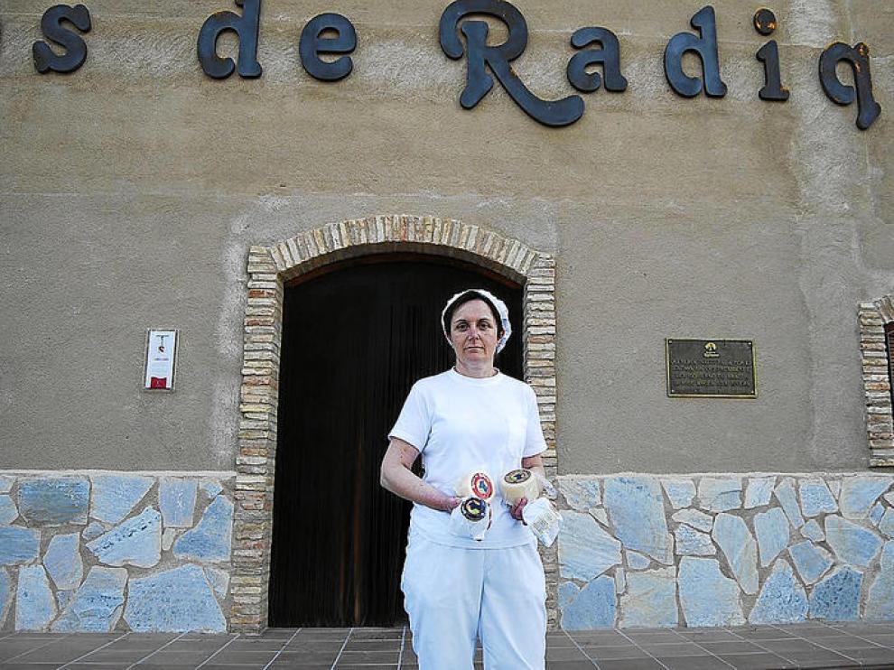 Conchi Mata, maestra artesana de Quesos de Radiquero.