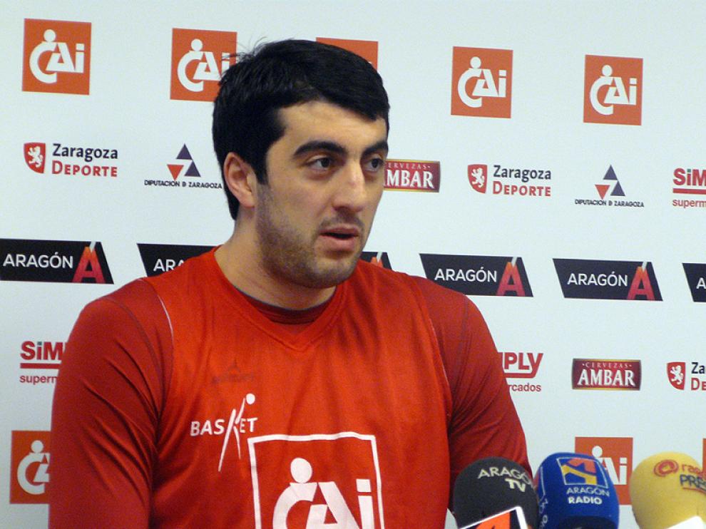 Shermadini en rueda de prensa