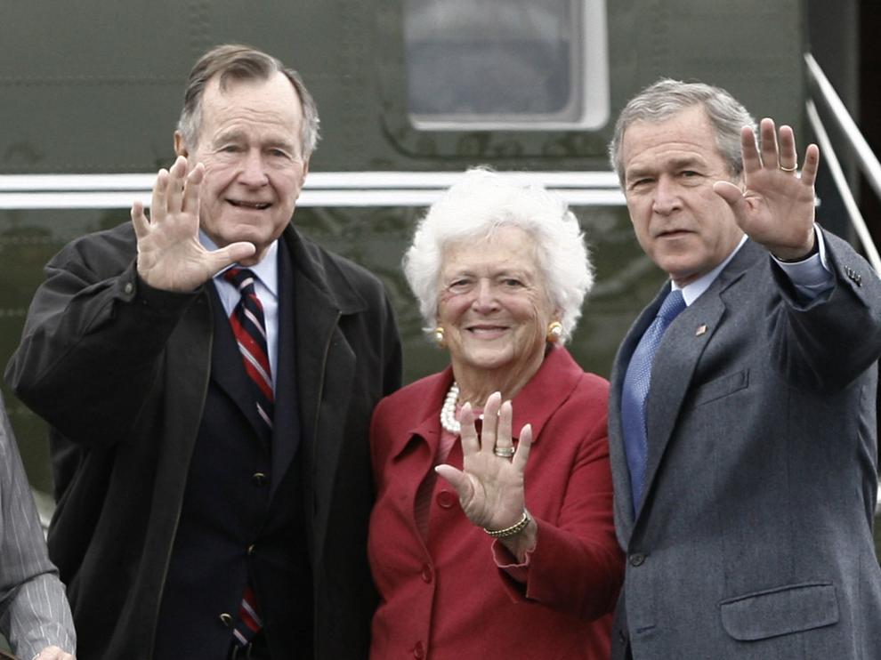 Los expresidentes Bush junto a Barbara