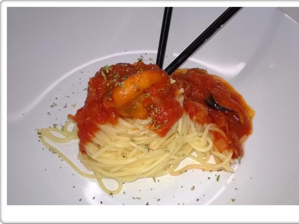 Mar y tierra con spaguetti