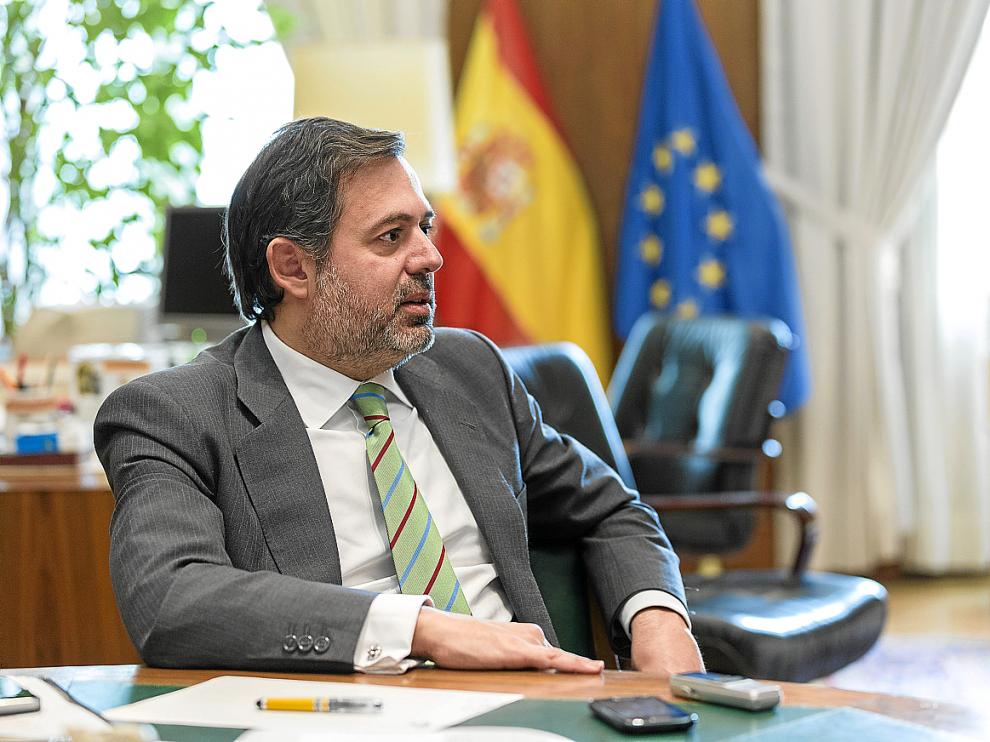 El secretario de Estado de Medio Ambiente, Federico Ramos, ayer, en su despacho del Ministerio