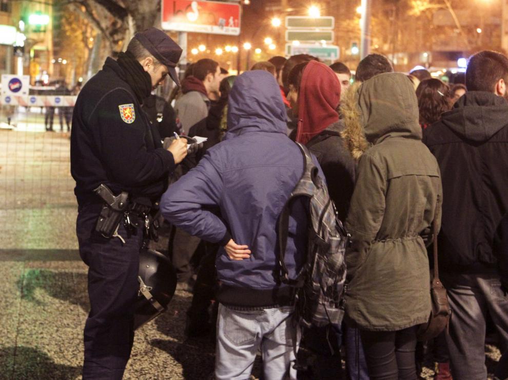 La Policía identifica a los manifestantes
