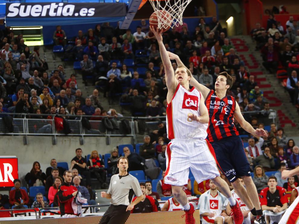 Partido entre el CAI Zaragoza y el Laboral Kutxa
