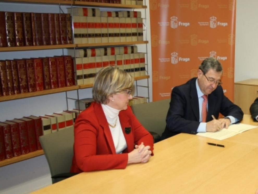 Firma del convenio entre el CITA y el Ayuntamiento de Fraga.