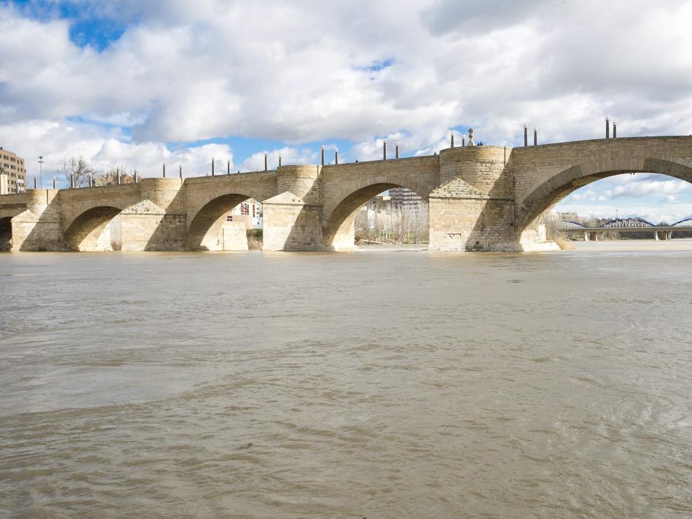 El Ebro a su paso por Zaragoza
