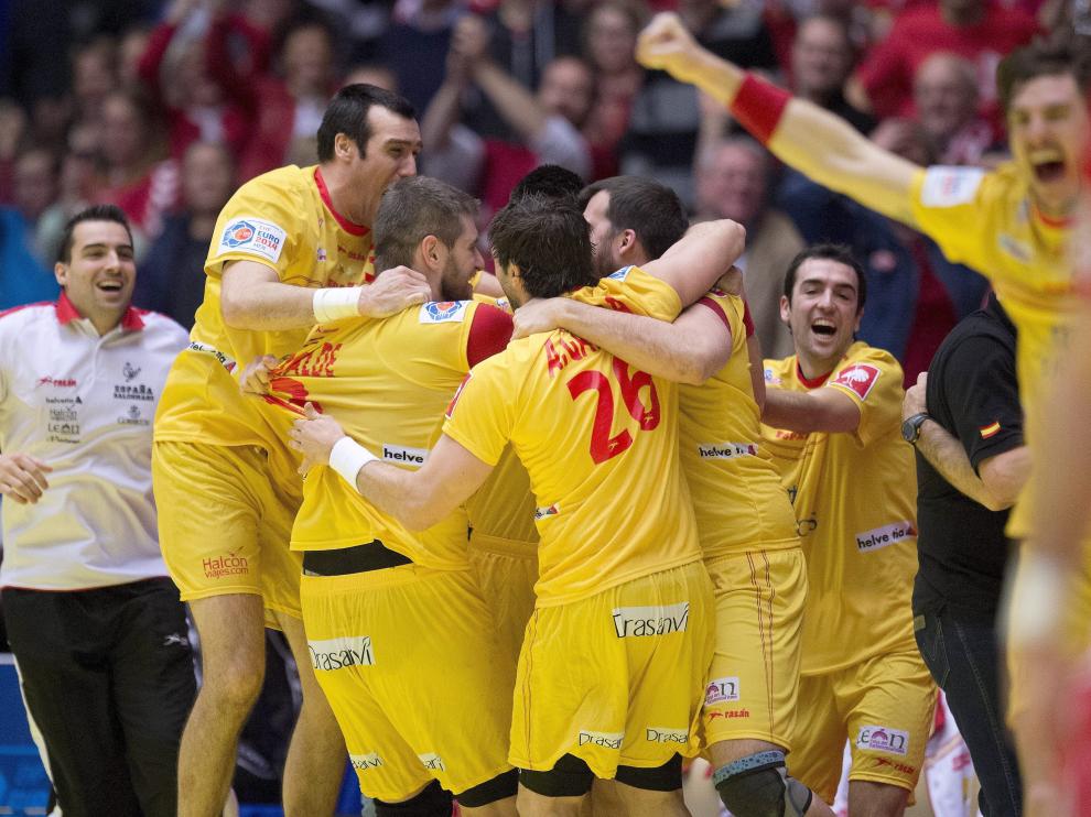 España se hace con el bronce