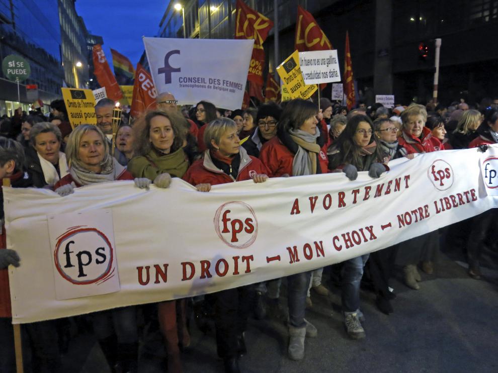 Integrantes de media docena de asociaciones europeas en favor de los derechos de la mujer, apoyadas por eurodiputados españoles