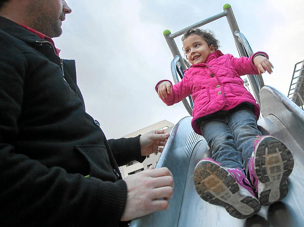 Los juegos y el deporte contribuyen a evitar el sobrepeso infantil.
