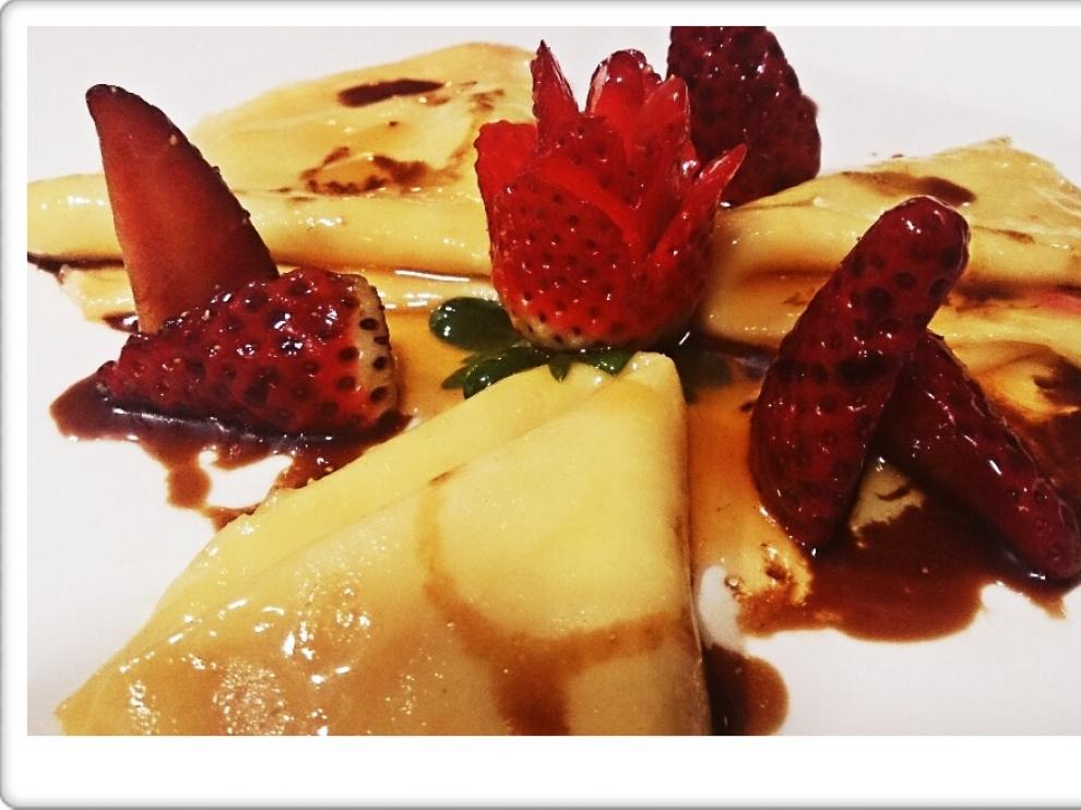 Crepes flambeadas con fresas