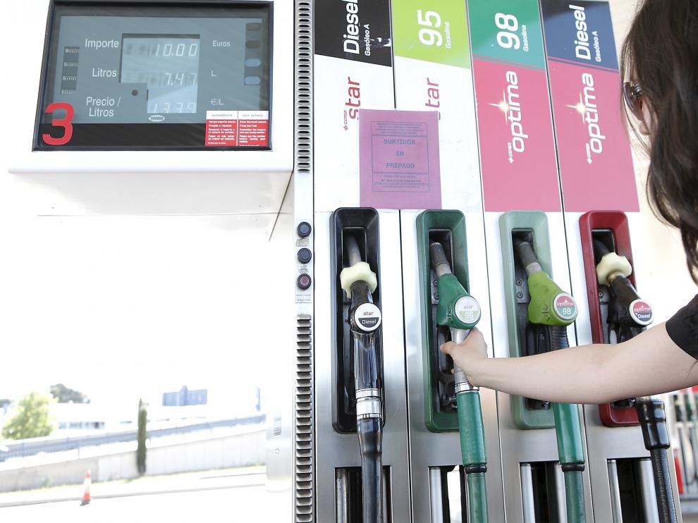 Las gasolinas son las que más han bajado en este tiempo