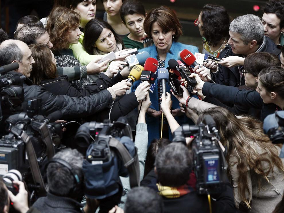 Yolanda Barcina atiende a los medios
