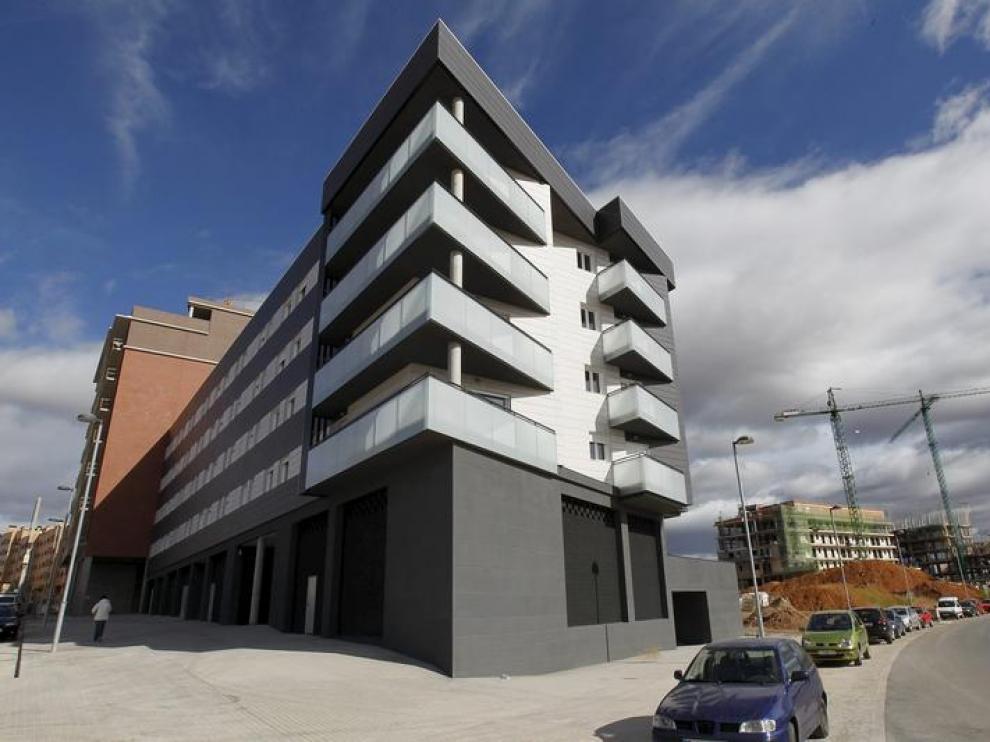 Bloque de viviendas de reciente construcción