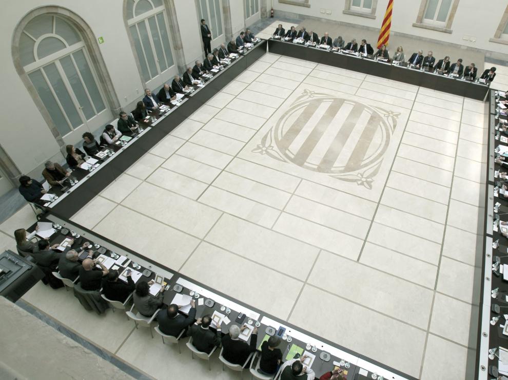 Vista de la mesa que alberga a los participantes en la segunda reunión del Pacto Nacional por el Derecho a Decidir