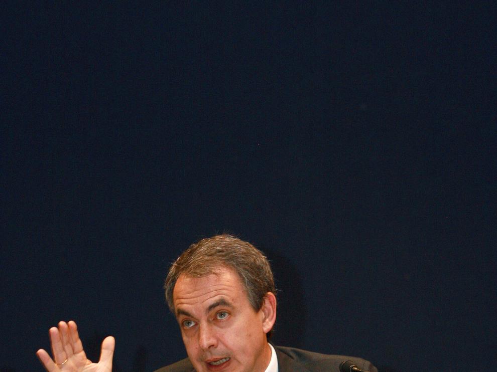 Zapatero durante una conferencia en M&eacute;xico