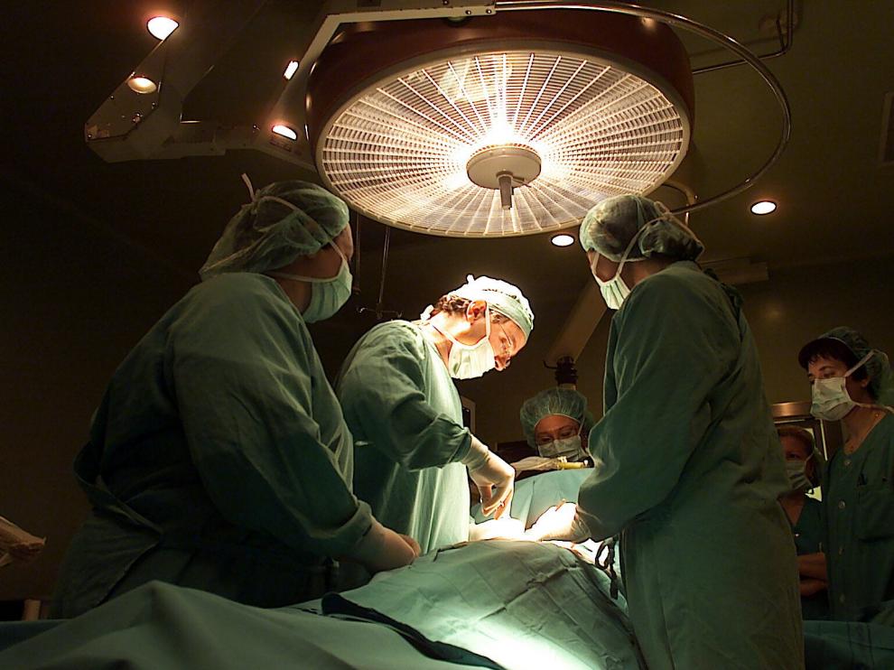 La cirugía tradicional conlleva un postoperatorio más largo