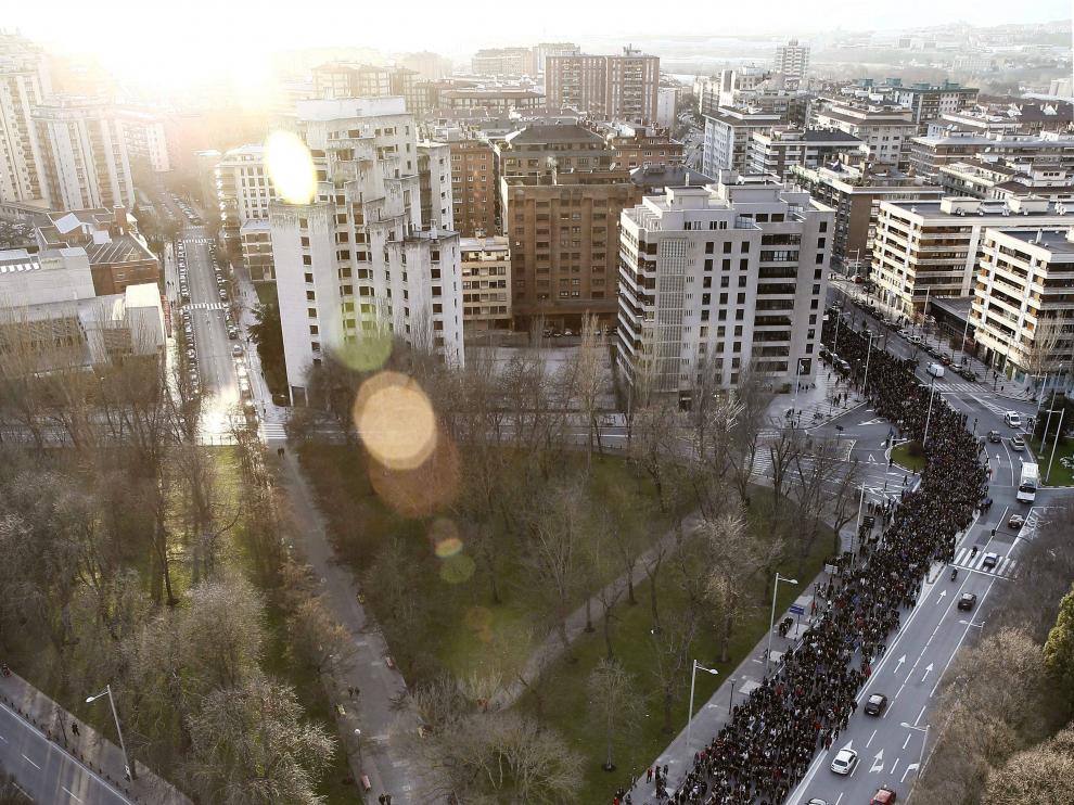 Miles de personas se manifiestan en Pamplona