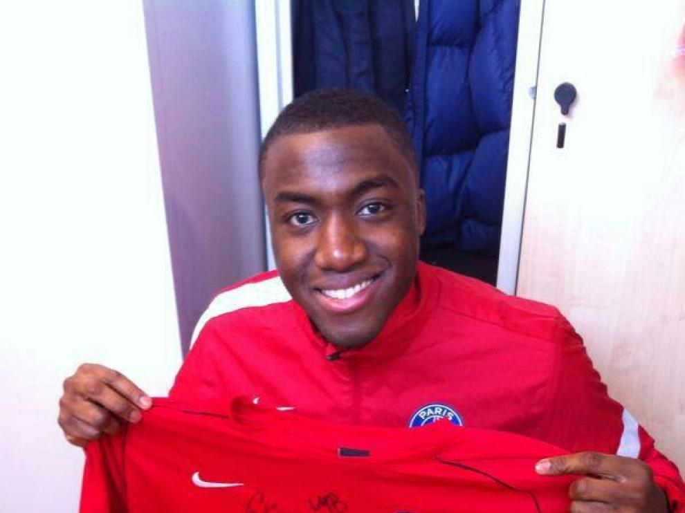El jugador francés Luc Abalo ha donado una camiseta firmada del PSG.