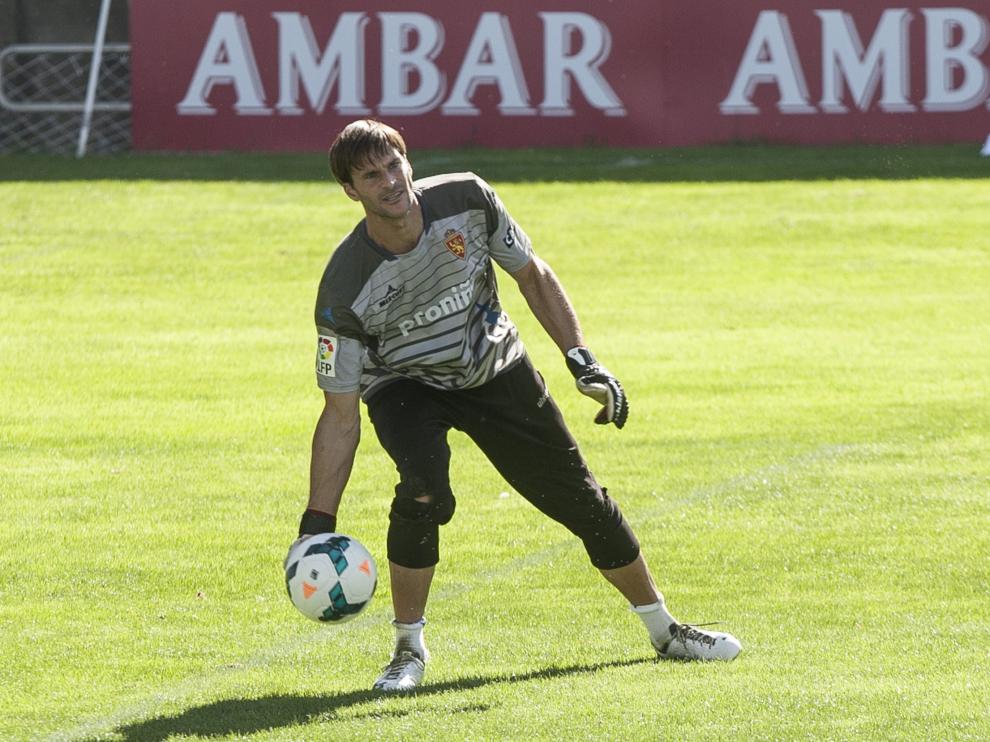 Leo Franco, en un entrenamiento en La Romareda
