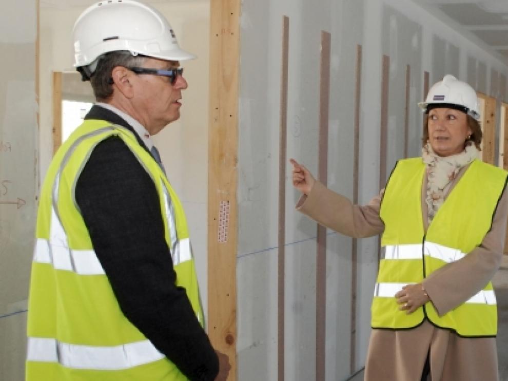 Luisa Fernanda Rudi visita el nuevo Centro de Salud La Almozara