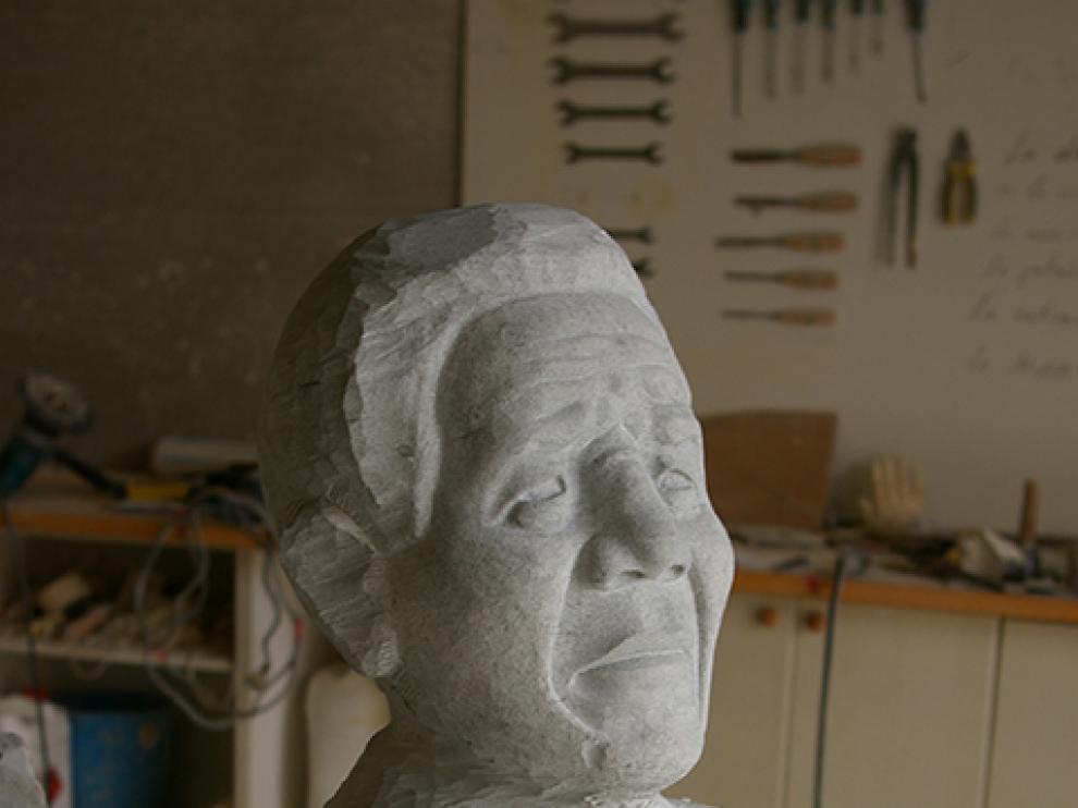 Escultura de Nelson Mandela creada por el autor turolense José Miguel Abril