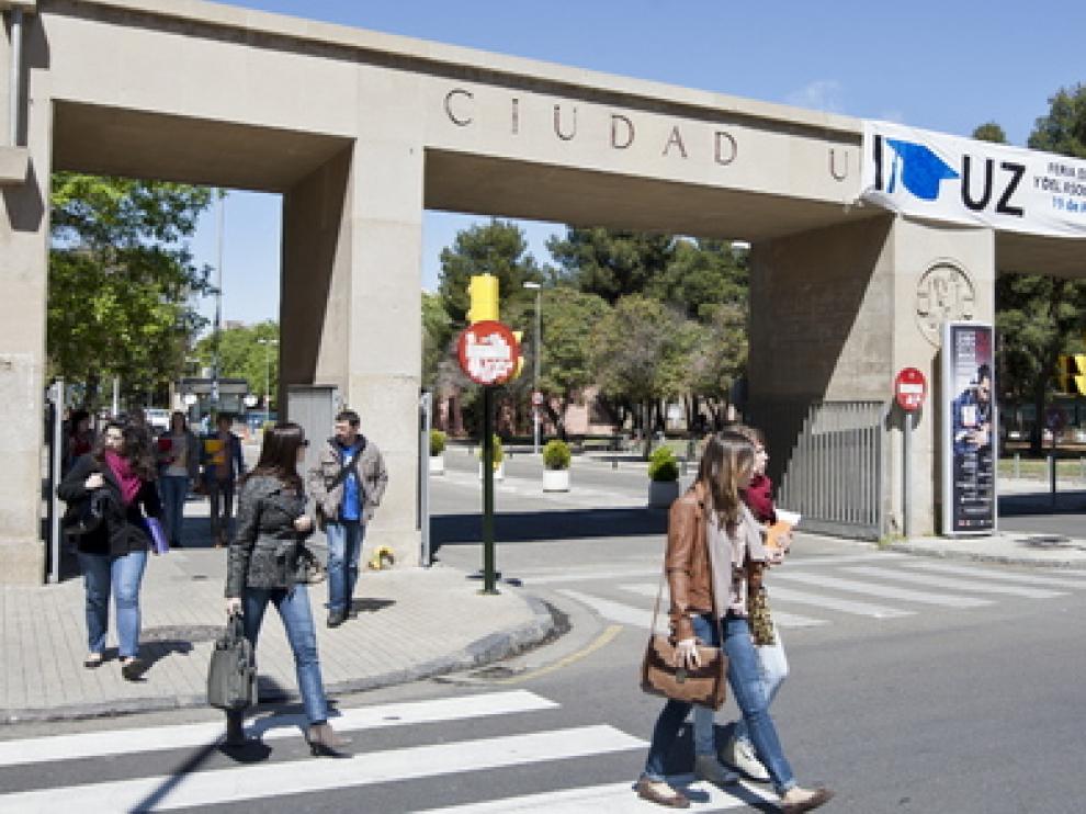 El 52% de los jóvenes españoles vivió con sus padres mientras cursaban sus estudios universitarios.