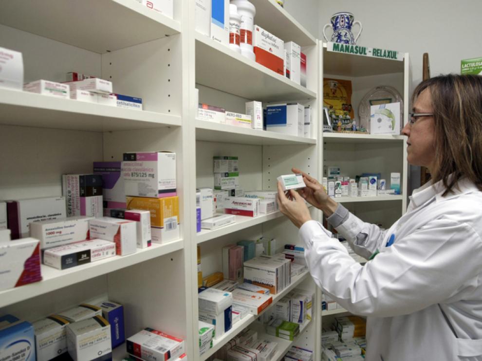 Imagen de archivo de una farmacia en Zaragoza.