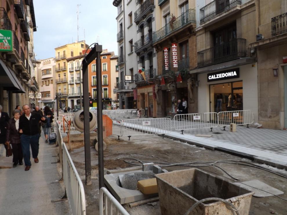 Los comerciantes están resignados con las obras de peatonalización
