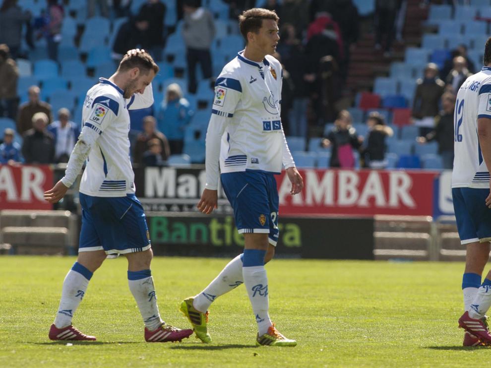 Anton Shvets, en el centro, tras el final del partido
