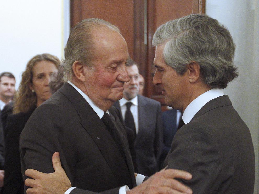 El Rey da el pésame a Adolfo Suárez Illana