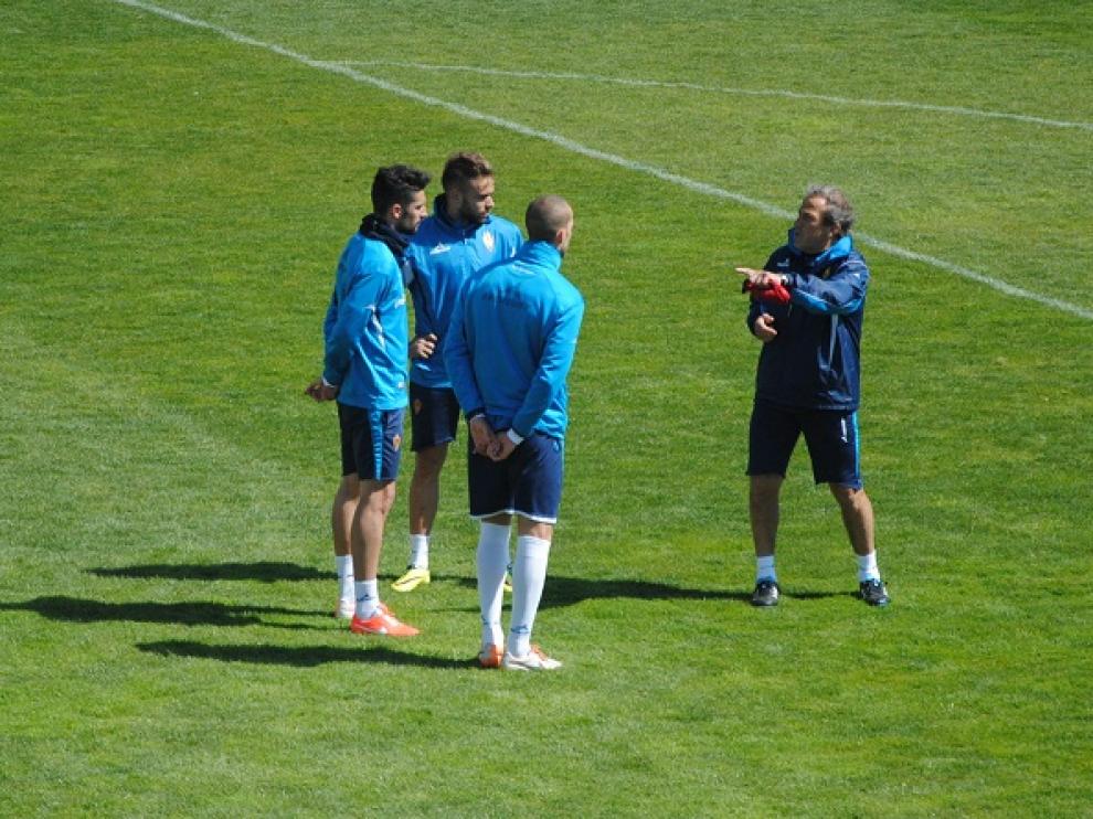 Víctor, durante el entrenamiento del Real Zaragoza