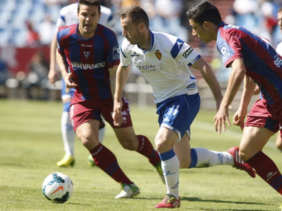 Montañés, en el duelo con el Éibar