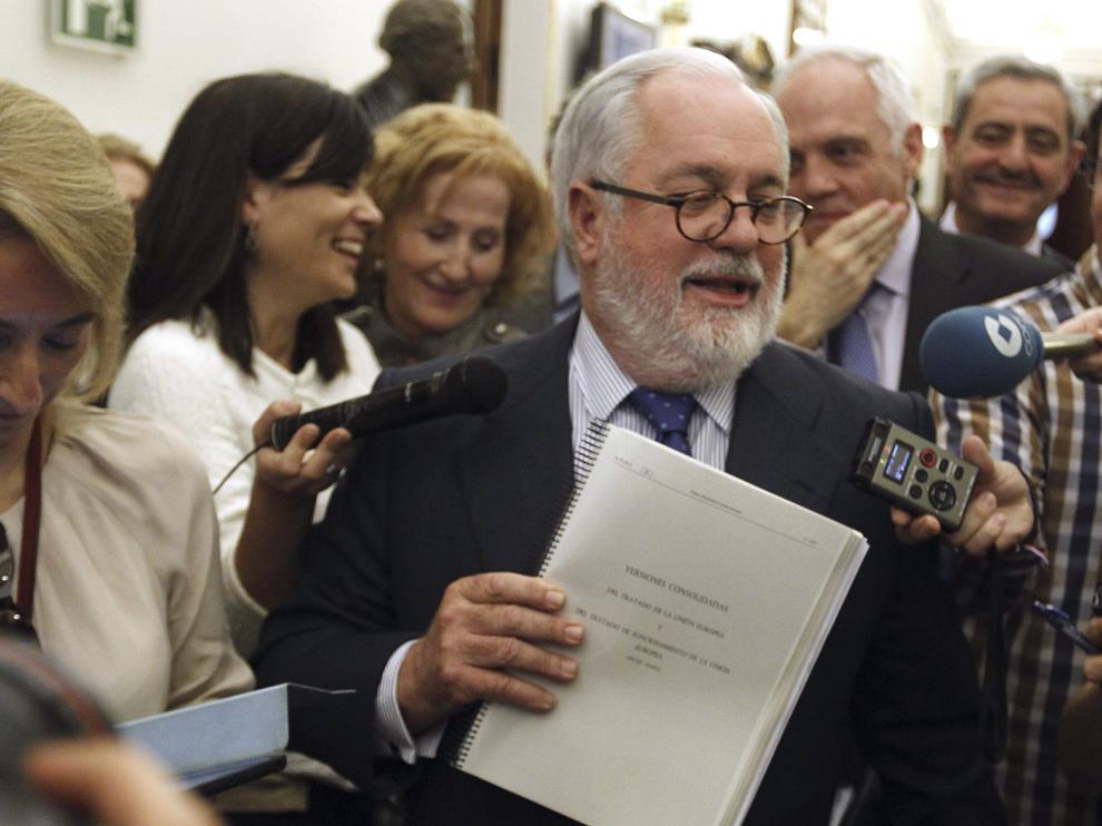 La prensa buscaba una declaración del candidato Cañete