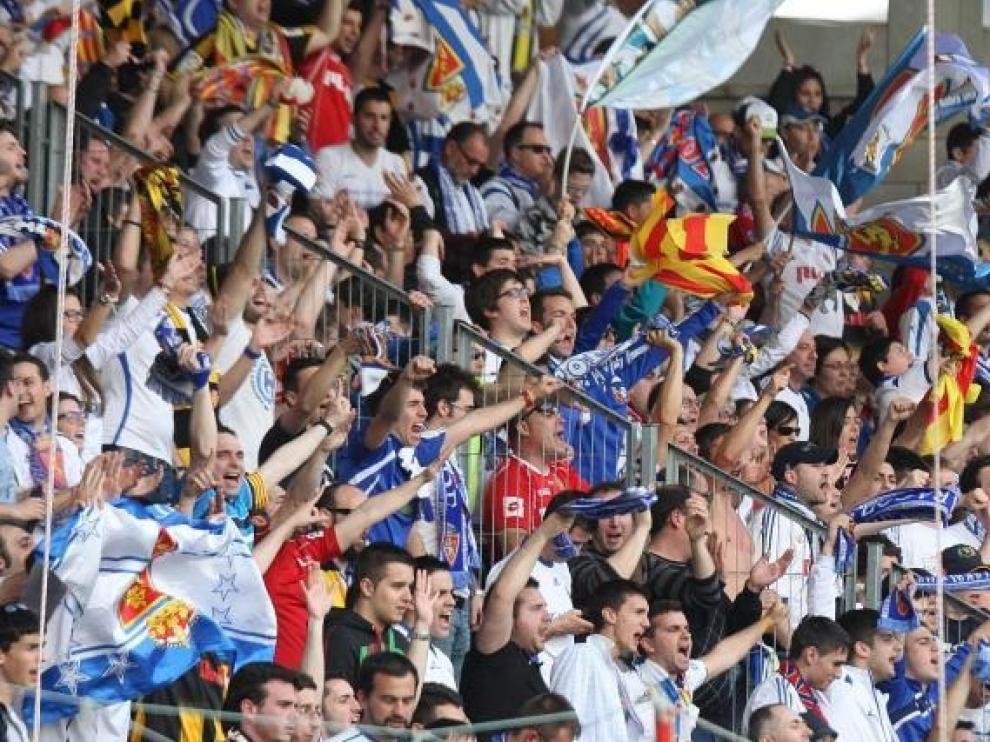 La afición del Real Zaragoza, en Los Pajaritos