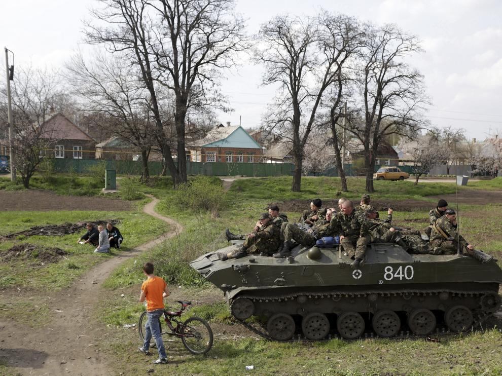 Los blindados ucranianos han tomado posiciones en la zona de Donetsk