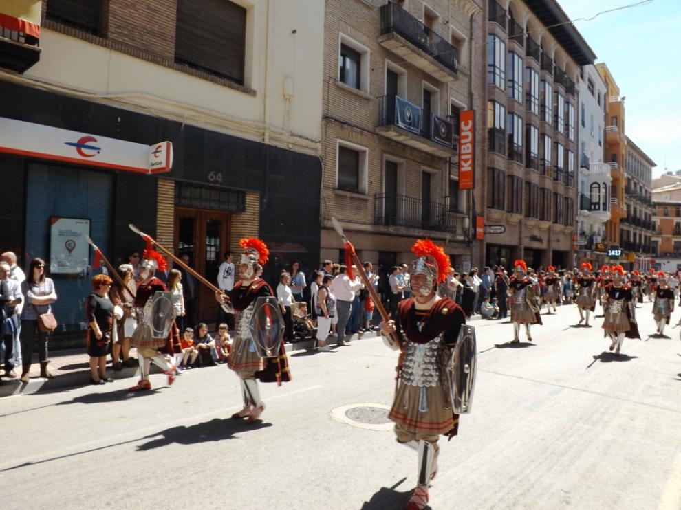 Procesión de soldados romanos en Huesca