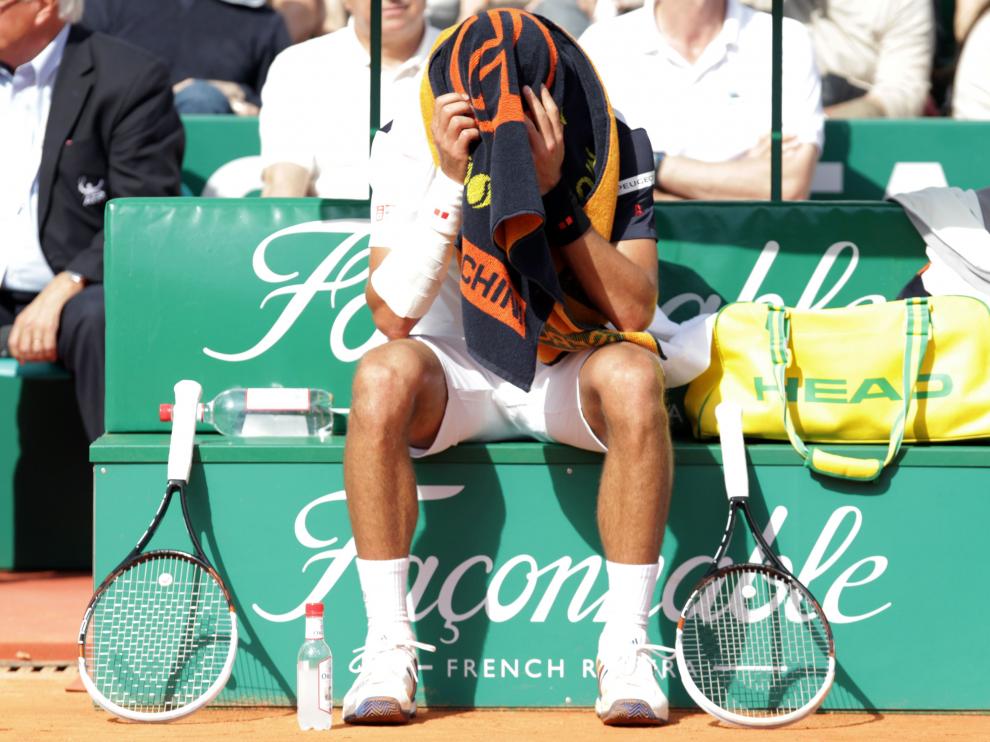 Djokovic se lamenta durante el partido