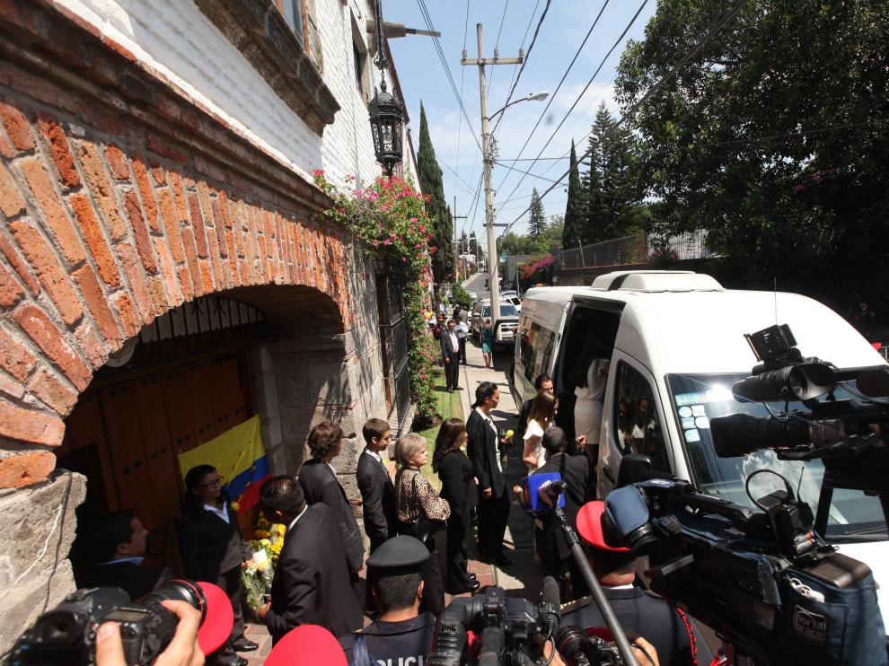Una comitiva con las cenizas del escritor colombiano Gabriel García Márquez