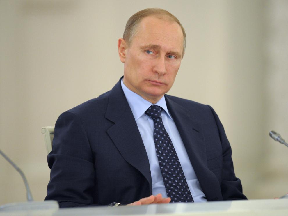 El presidente de Rusia Vladimir Putin asiste a una reunión del Consejo Federal de Rusia