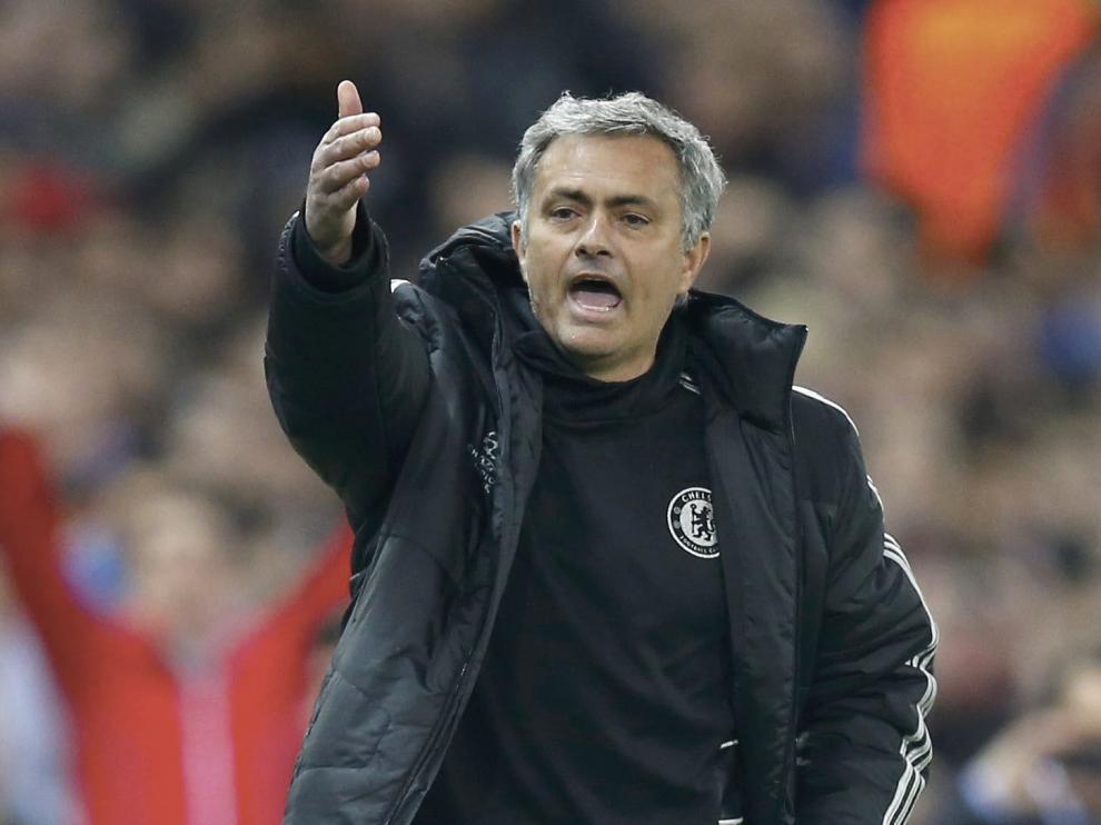 Mourinho durante el partido del Chelsea.